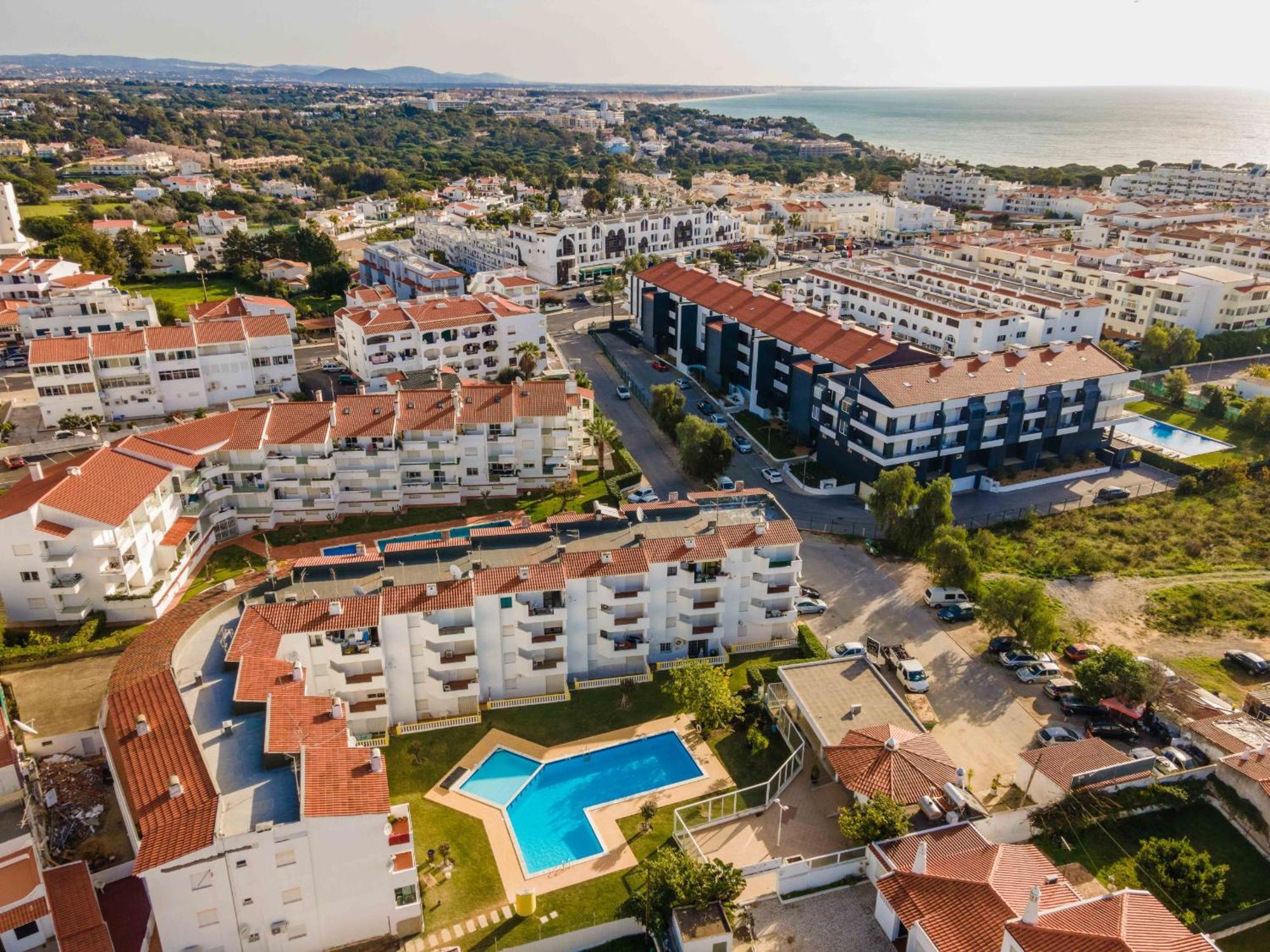 Santa Eulalia 2-Bedroom Apartment - Swimming Pool - Wifi Albufeira Exteriör bild